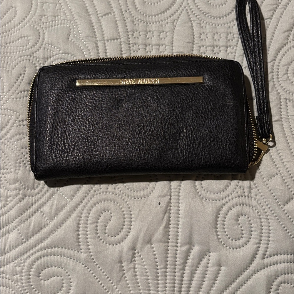 Steve Madden Leather Textured Black Clutch